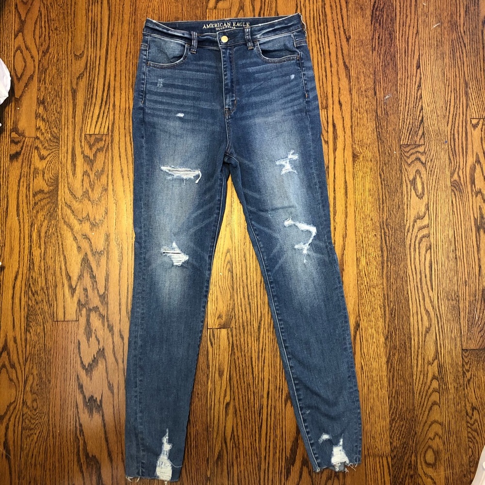 American Eagle High Rise Distressed Jeans